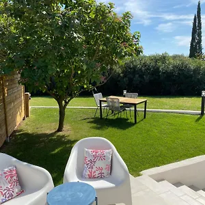 Appartement Logement Independant Dans Avec Jardin, Ventabren